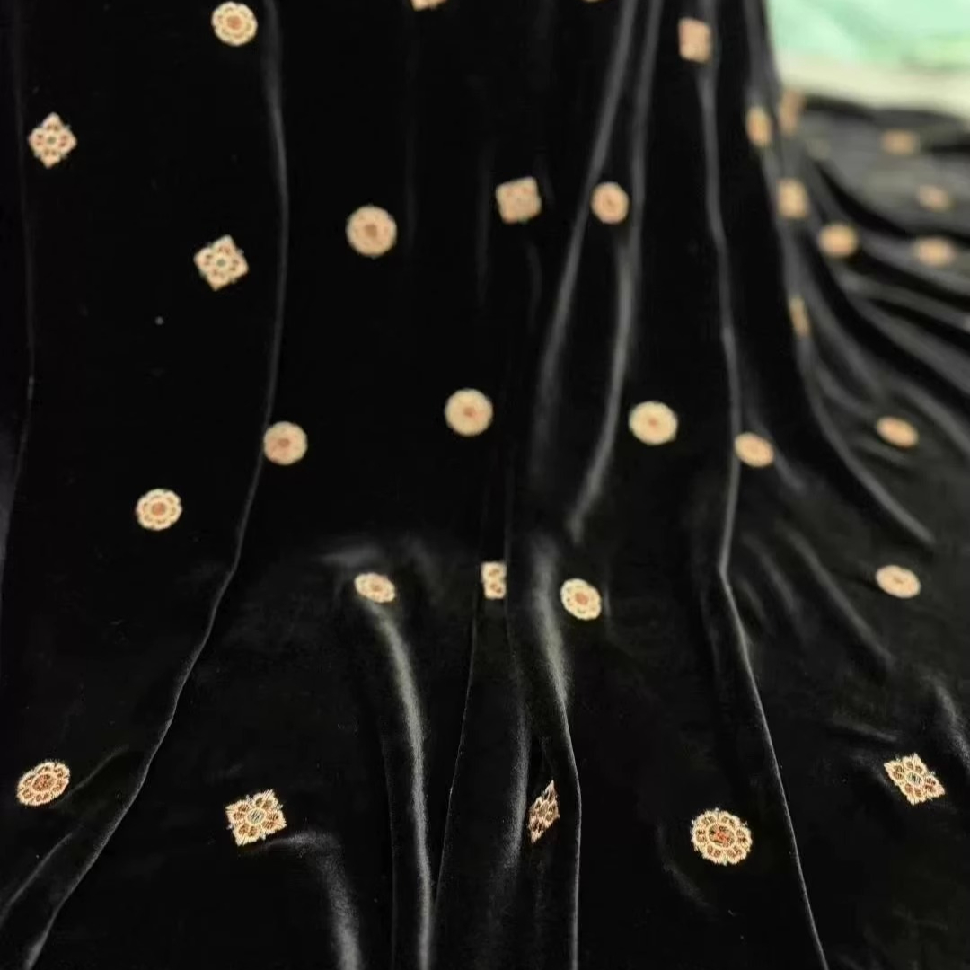 135CM 와이드 블랙 그린 수 놓은 실크 벨벳 원단  - Sewing Velvet Fabric 리뷰 및 가격